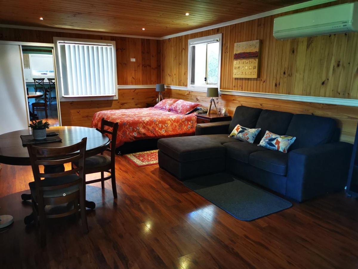 Peaceful cabin in a rural setting 2km from CBD - Housity