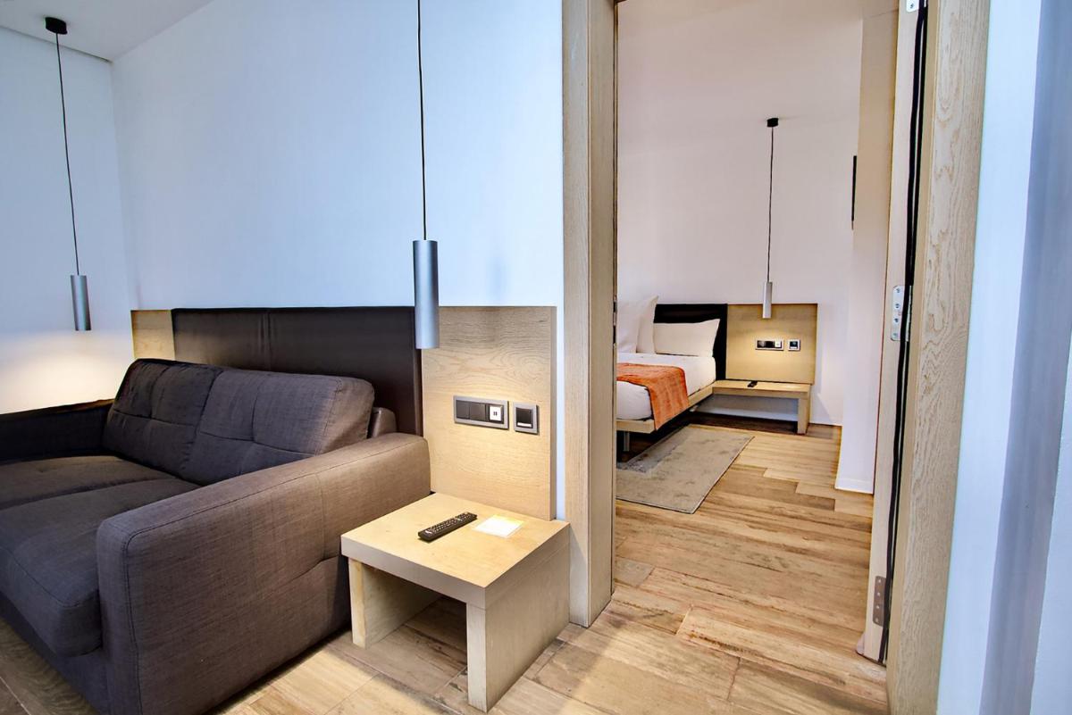 SV Chrome - Housity