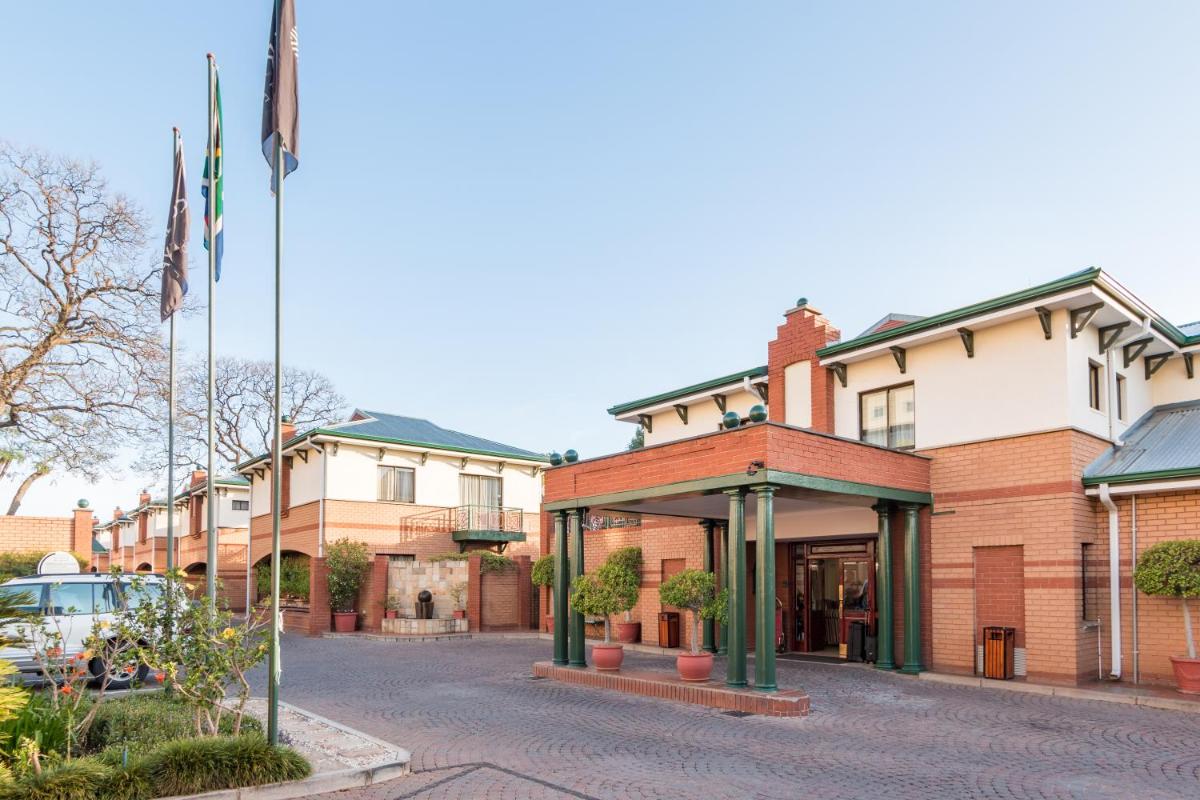 Courtyard Hotel Rosebank - Housity