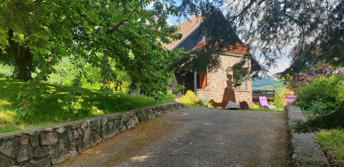 Le Breit Maison De Charme Avec Sa Dependance - Housity