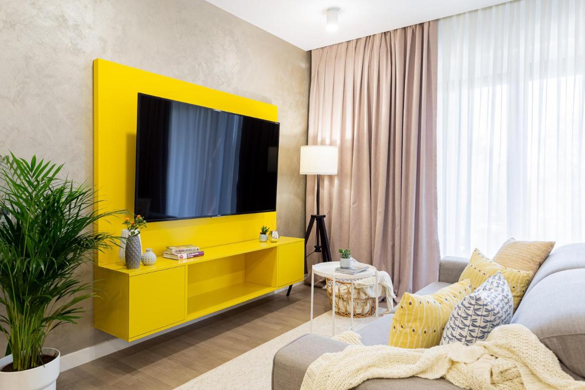 Il Lago - Sunrise - Cozy Luxurious Smart Home By The Lake - Housity