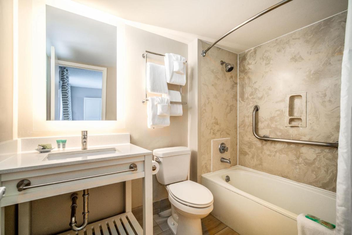 Perry's Ocean-Edge Resort - Housity