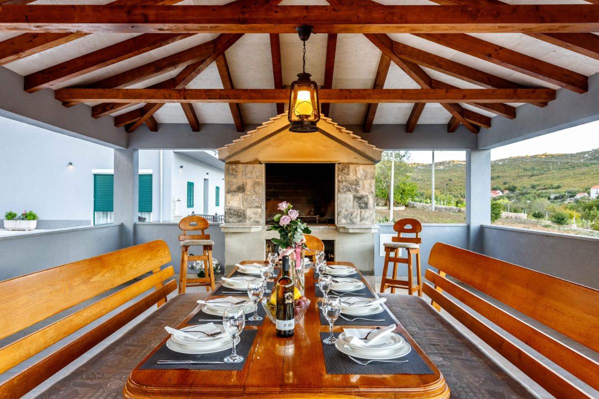 Villa Marija with heated pool - Housity