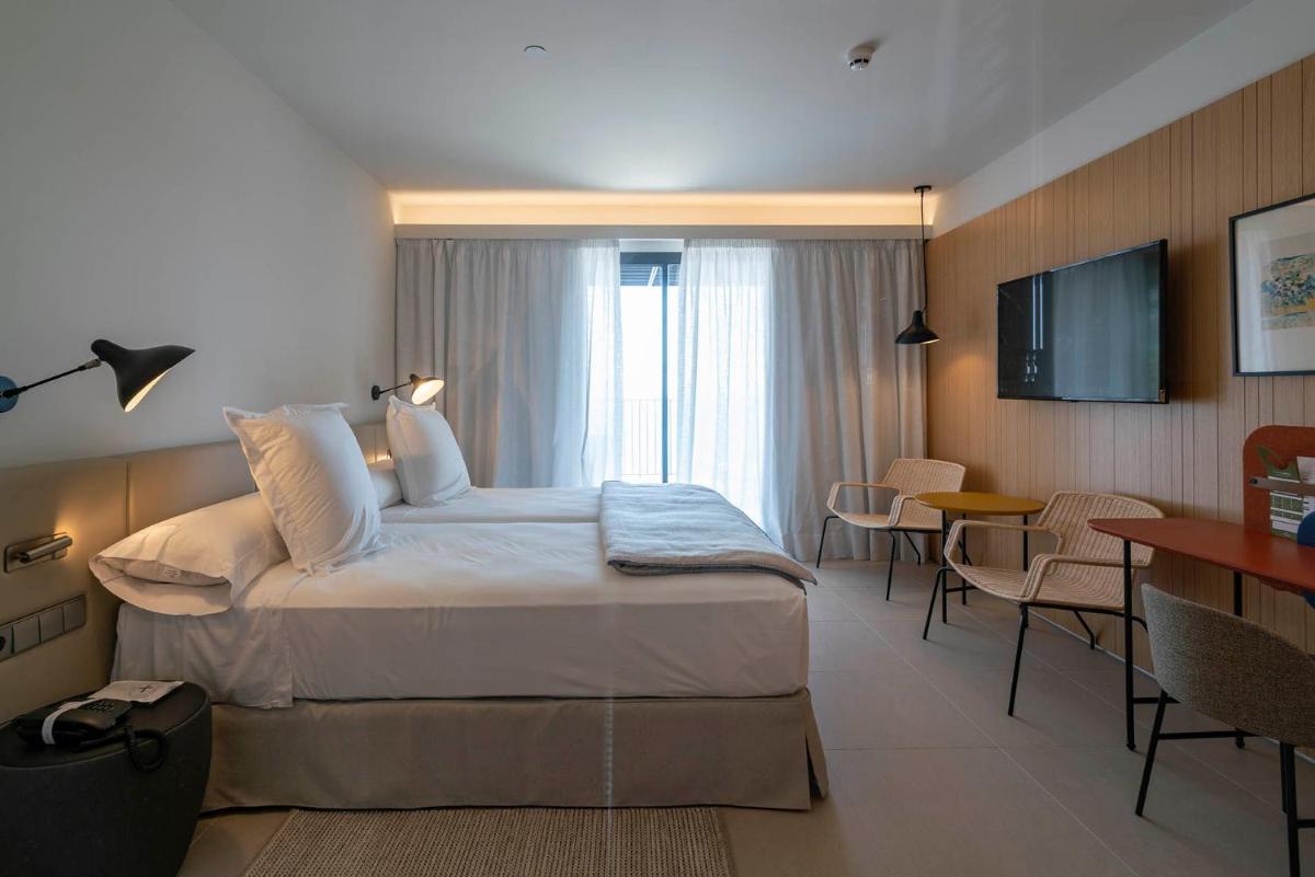 Cama o camas de una habitación en Parador de Aiguablava