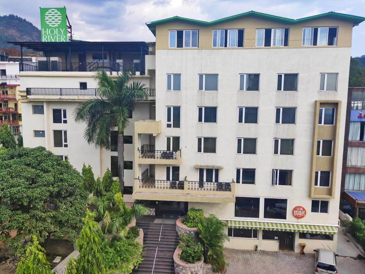 Holy River Hotel - Housity