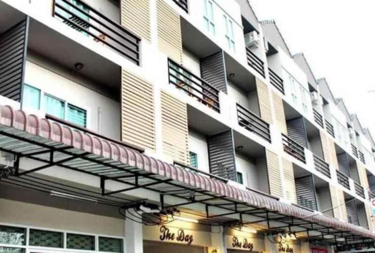 Be Rich Hotel - Housity