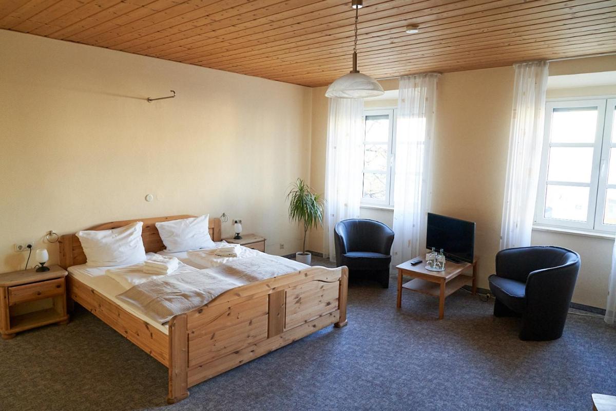 Hotel & Gasthof zur Post - Housity