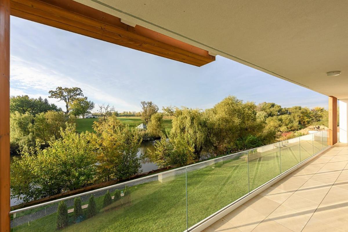 Il Lago - Sunrise - Cozy Luxurious Smart Home By The Lake - Housity