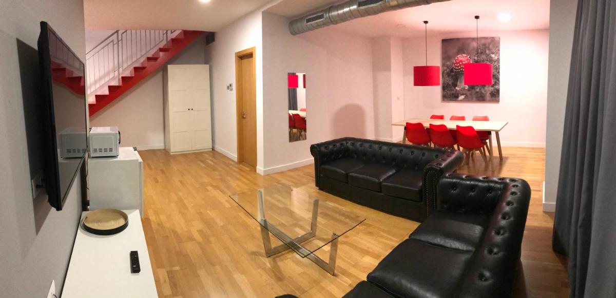 Una televisión o centro de entretenimiento en Hotel Spa Odeón