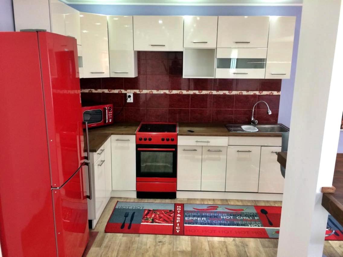 Luca Apartman Pápa - Housity