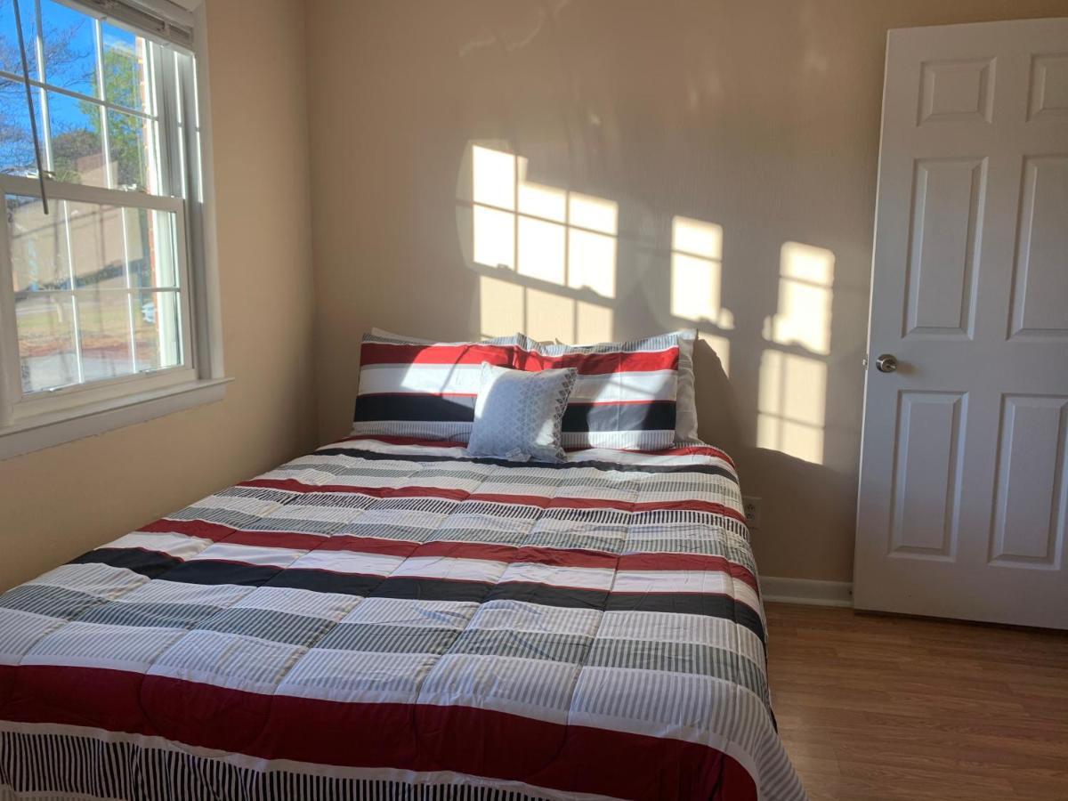 Dream Away Stay 5mins from Ft Bragg - Housity