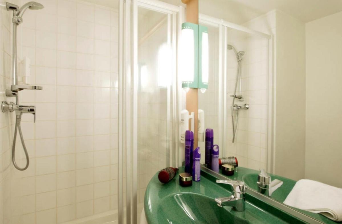 Ibis Warszawa Ostrobramska - Housity