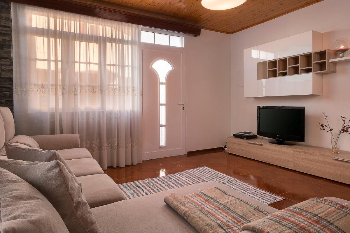 Welcome home, with a fantastic view, sunrise & sunsets - Housity