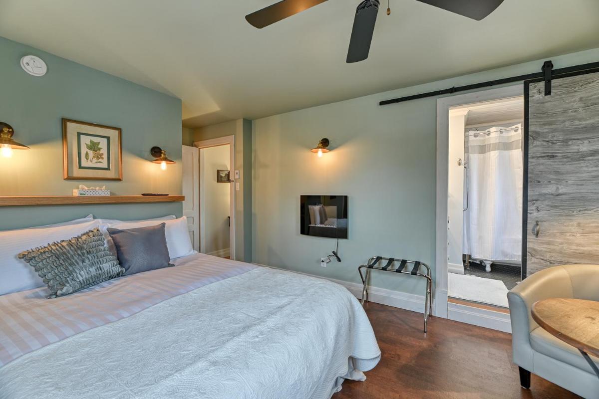 La Maison Collins B&B - Housity