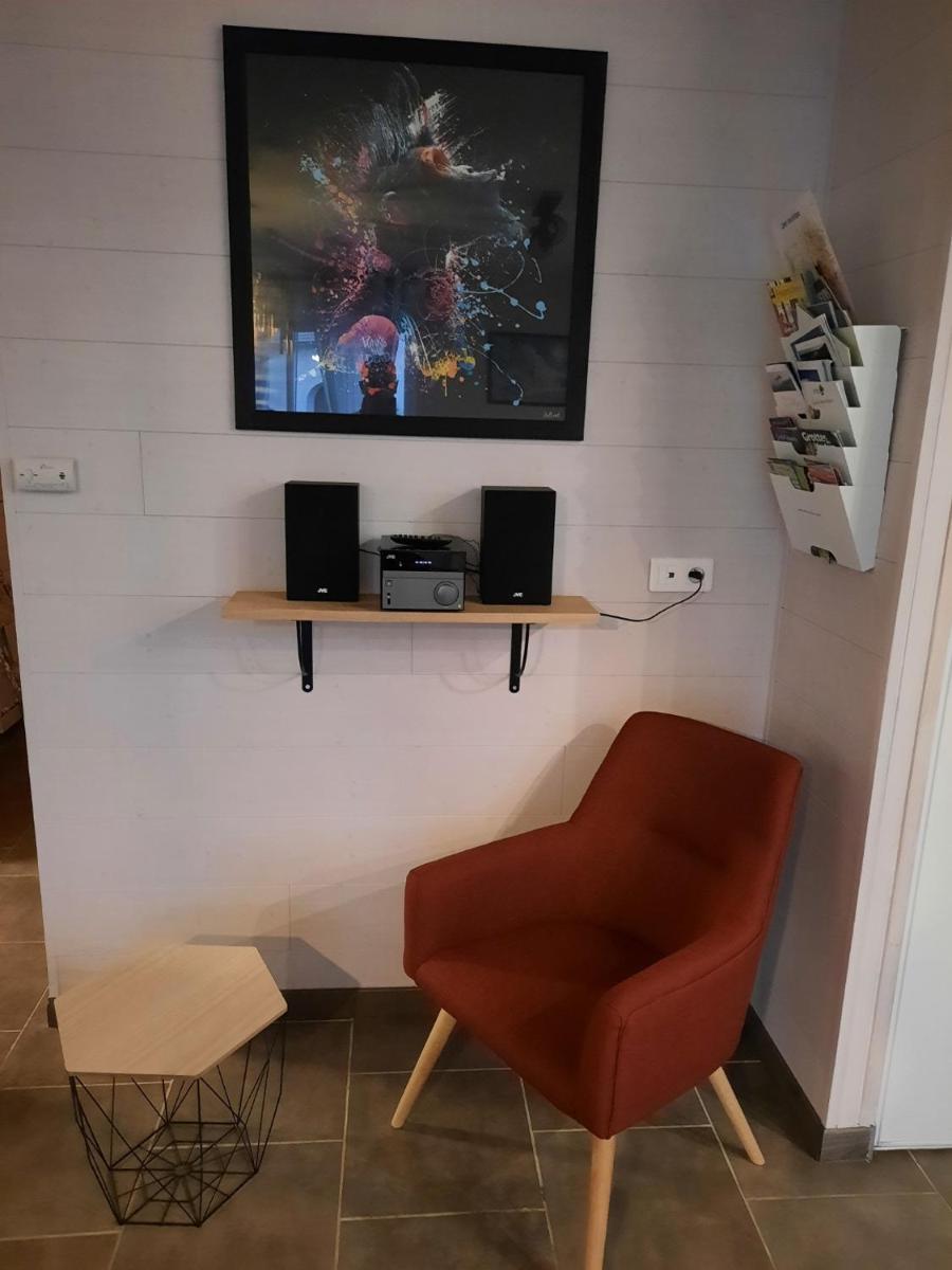 Entre Lacs Et Montagnes , Maison individuelle, lits préparés et ménage inclus - Housity