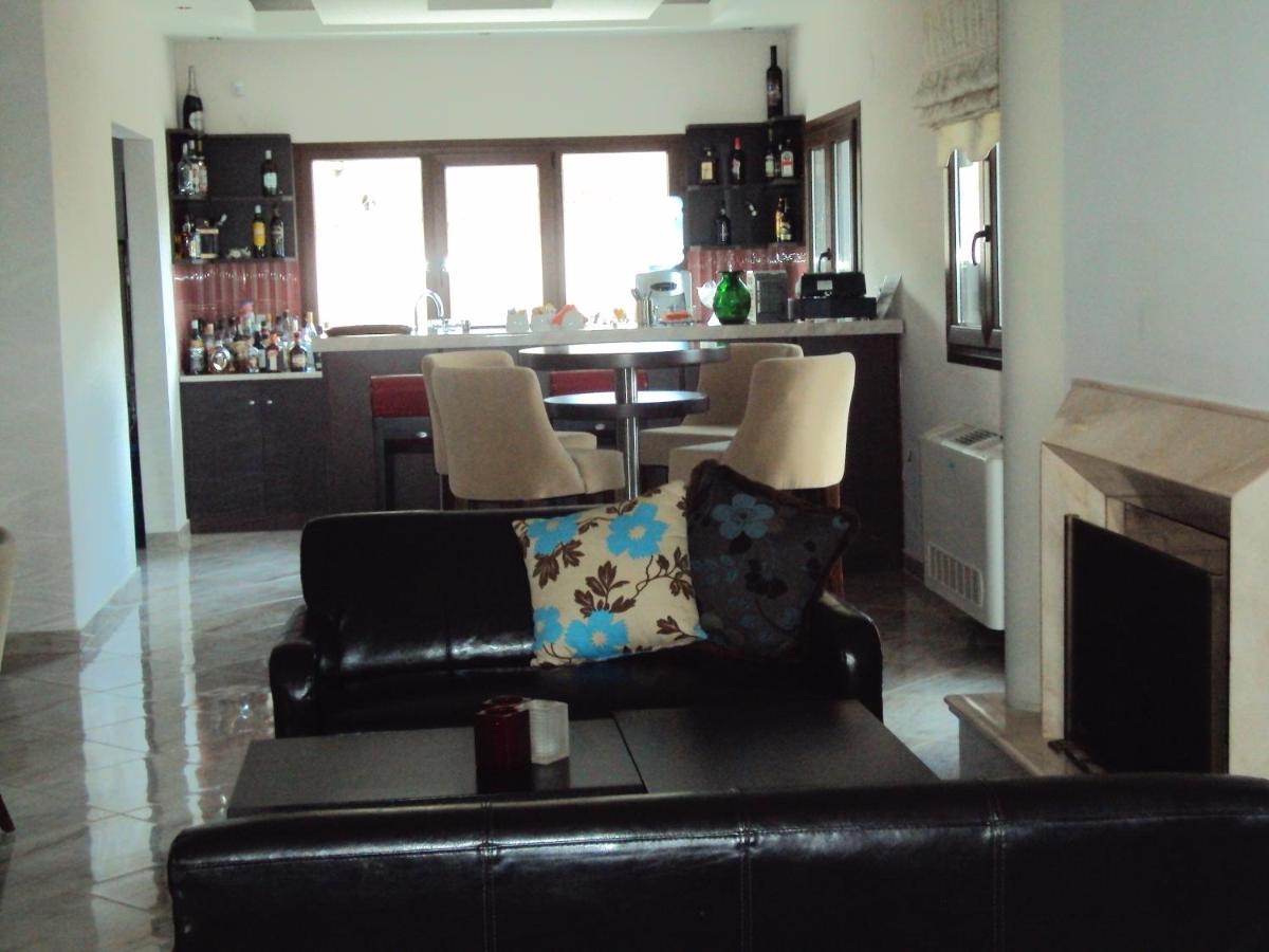 Suitetrails - Hotel Terelidis House