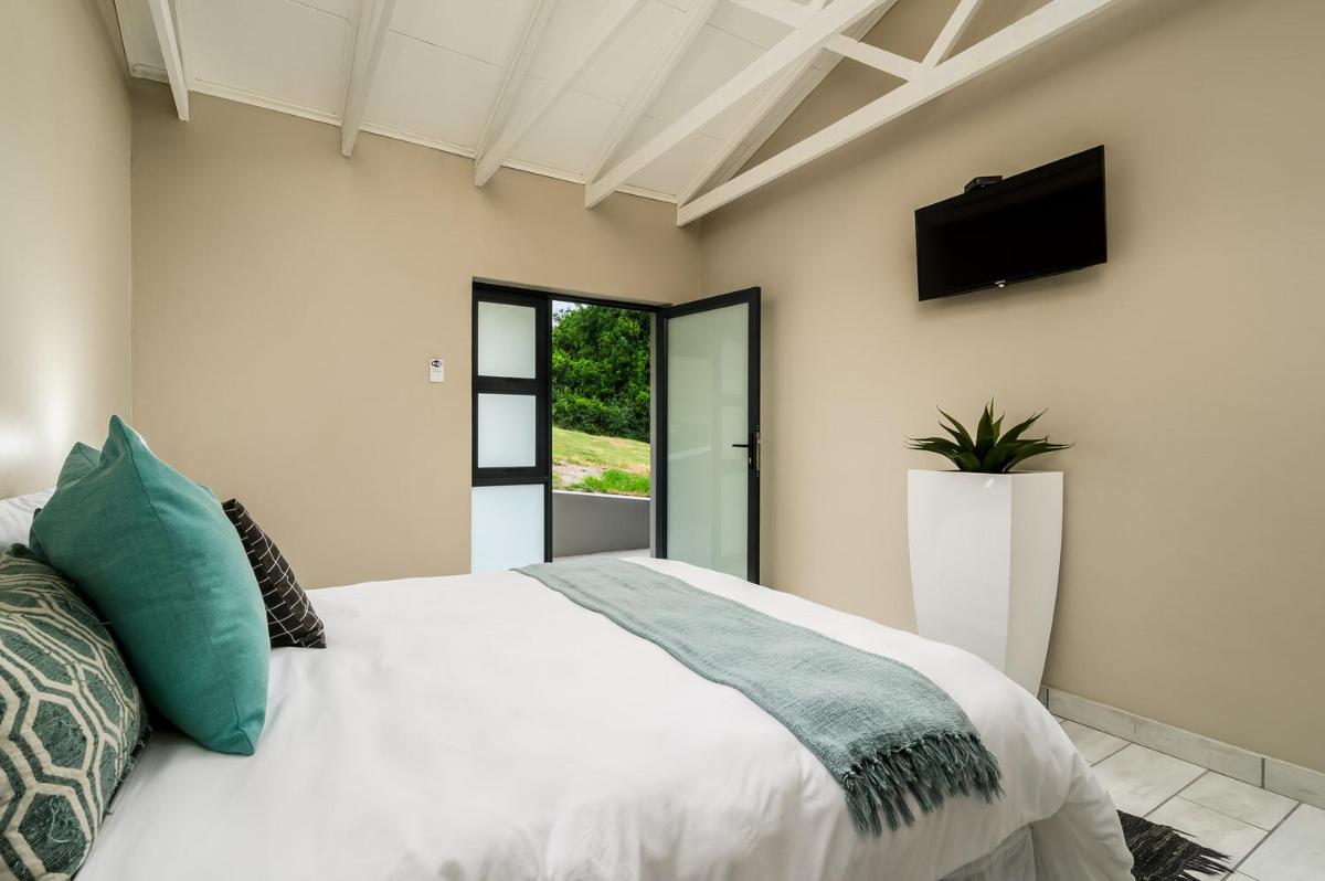 15 Port Elizabeth Country Getaway Deer Park estate15 - Housity
