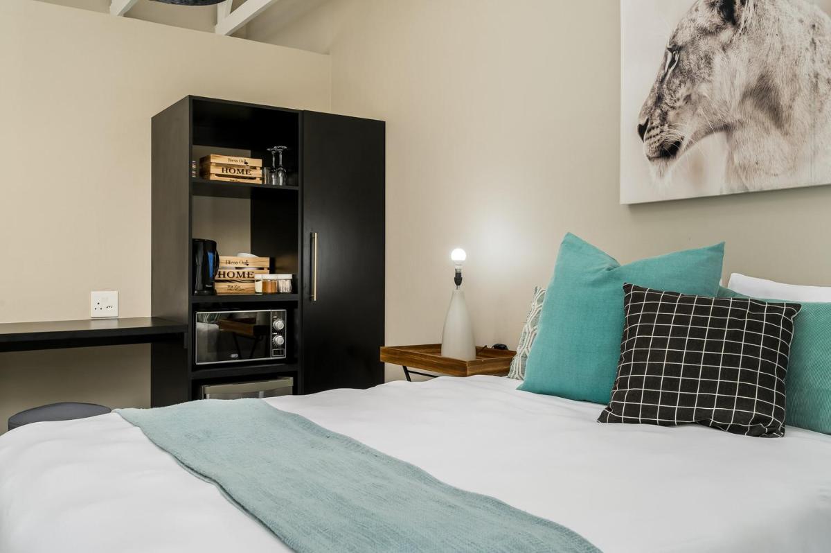 15 Port Elizabeth Country Getaway Deer Park estate15 - Housity