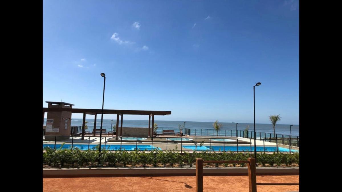 Suitetrails - Resort em Barra Velha, Pé na areia Apartamento com vista pro mar