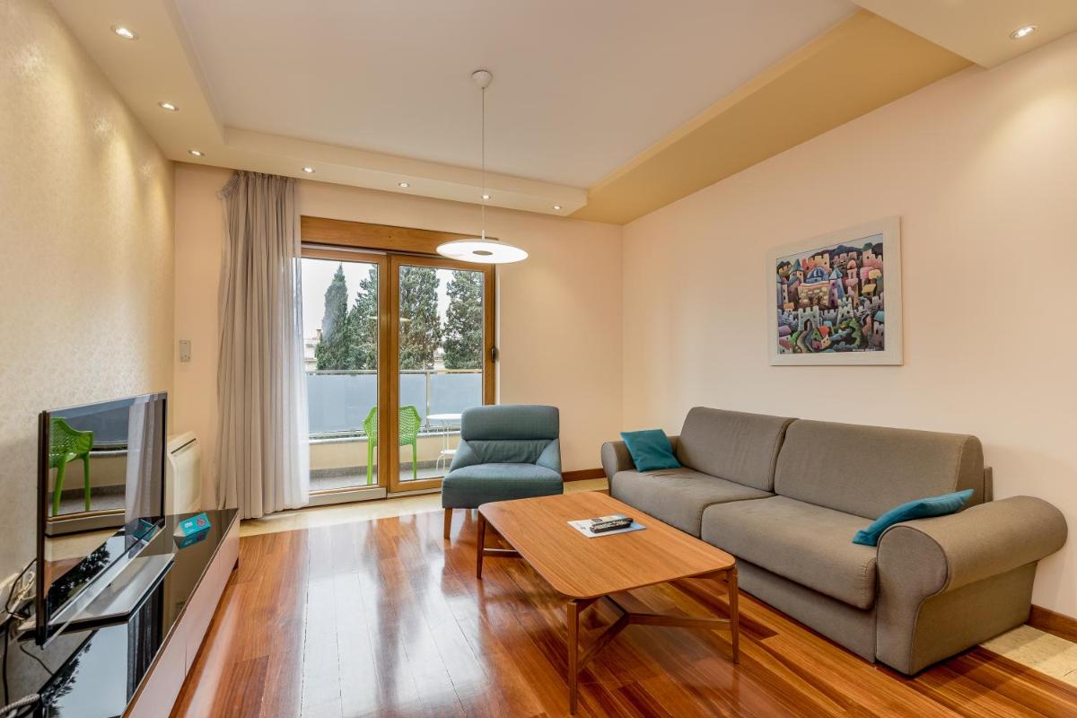 Apartments Athos - Housity