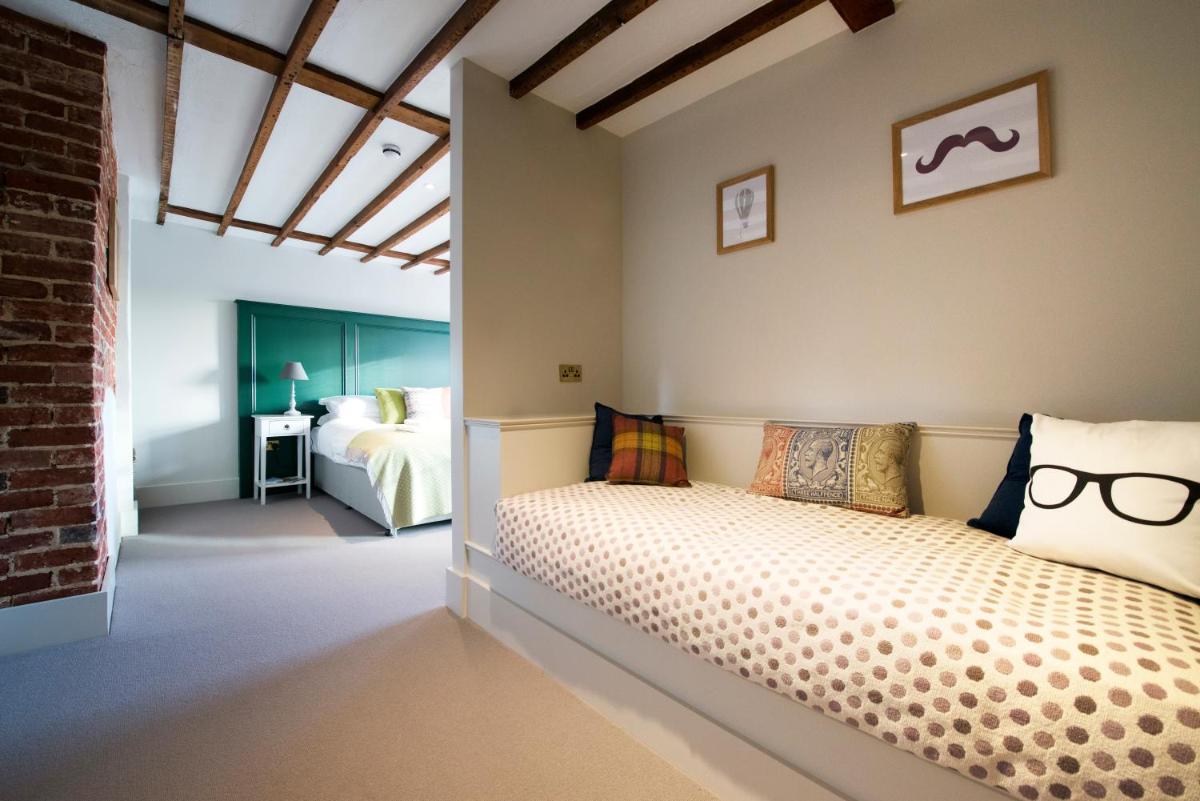 The Coach House - Housity