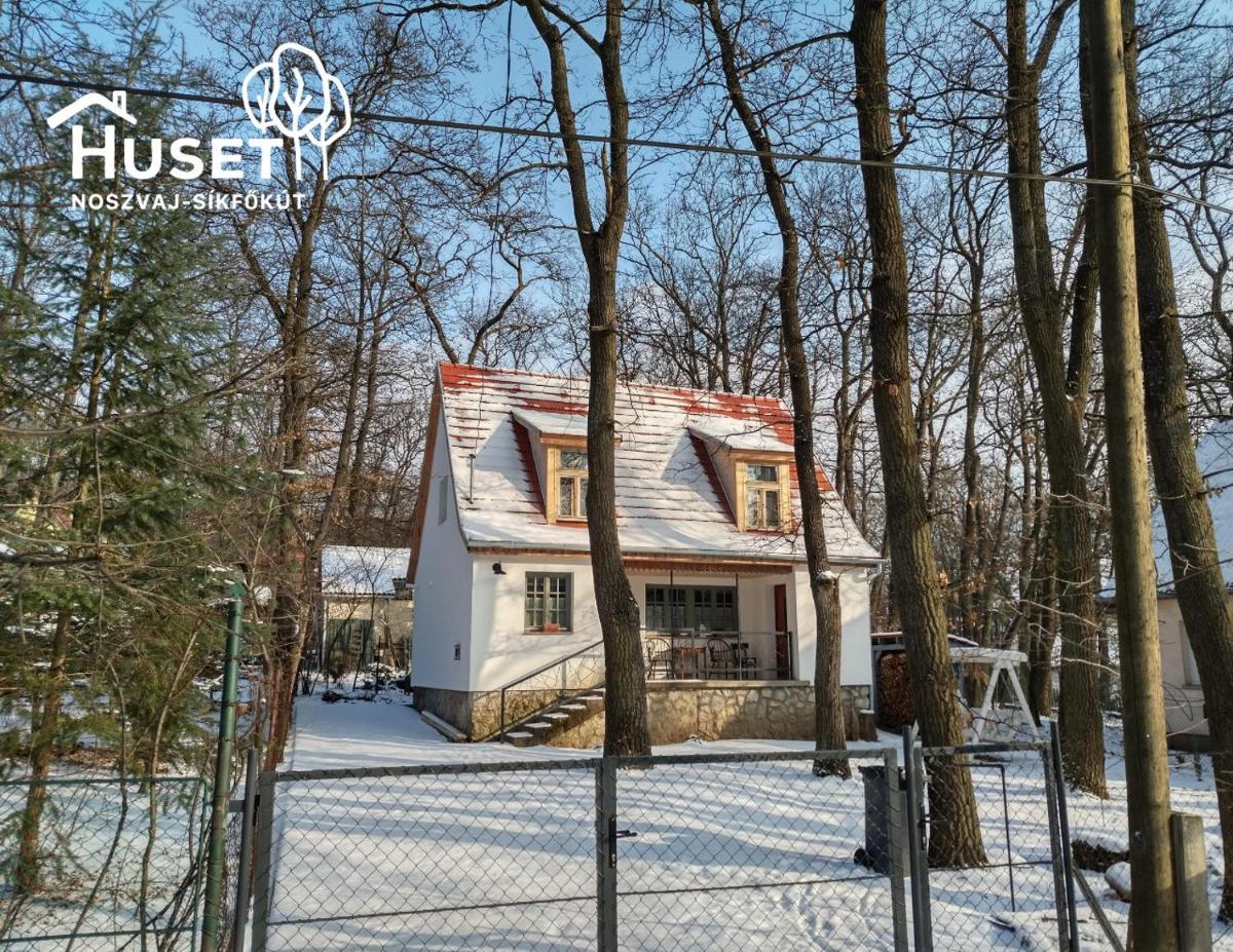 Noszvaj Huset - Housity