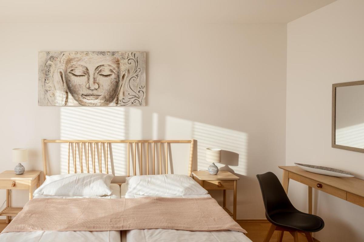 Sunny Apartment in Modřany by Prague Days - Housity