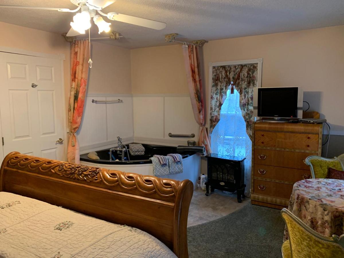 Emerald Necklace Inn Bed and Breakfast - Housity