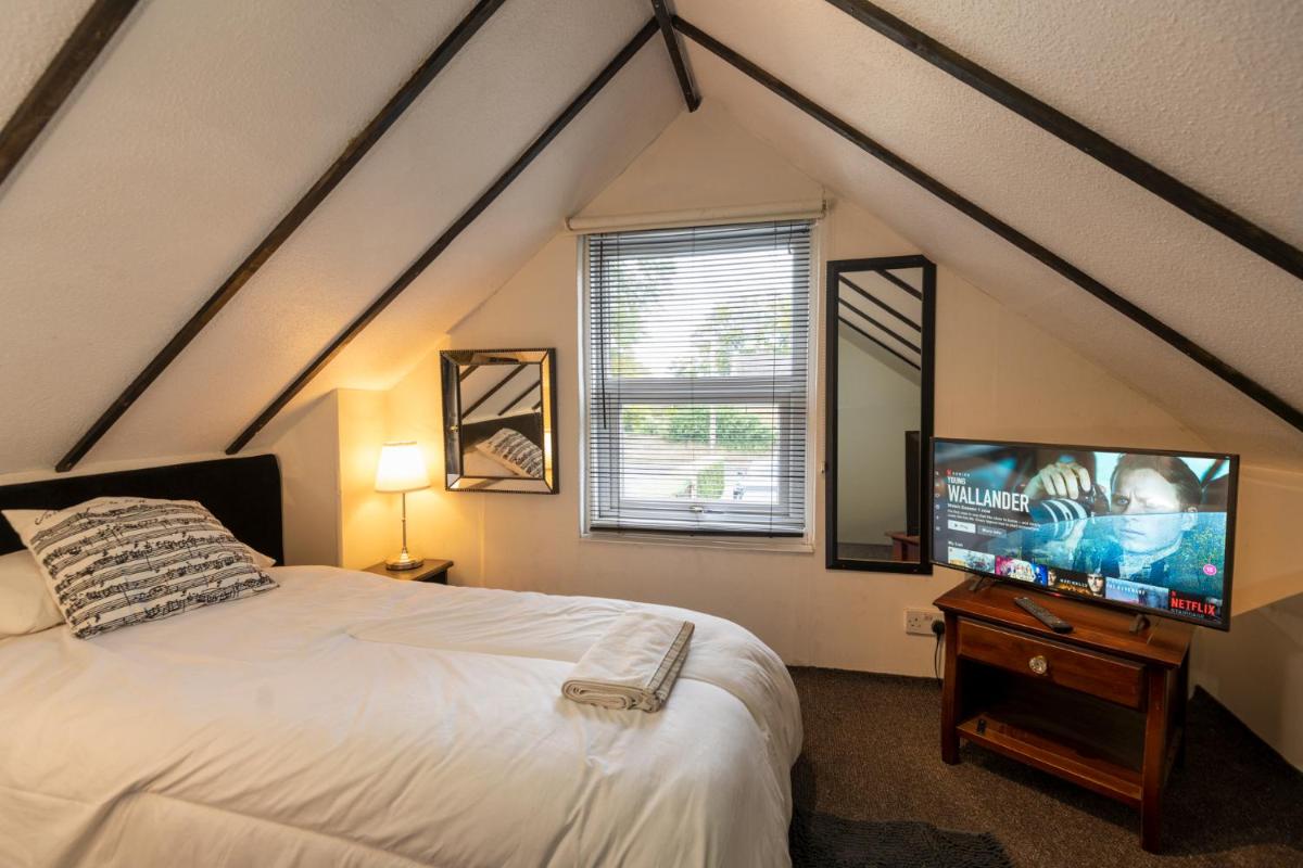 The Old Coach House - Housity
