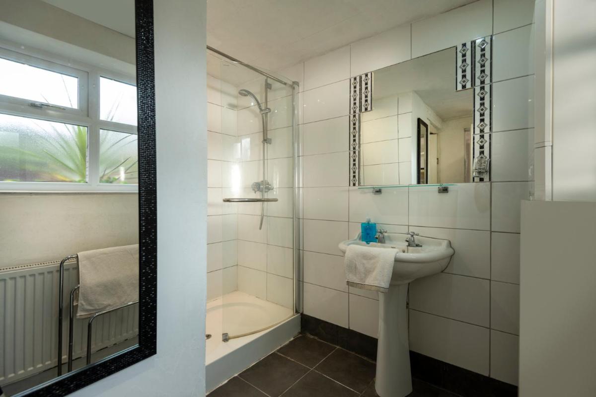 The Old Coach House - Housity