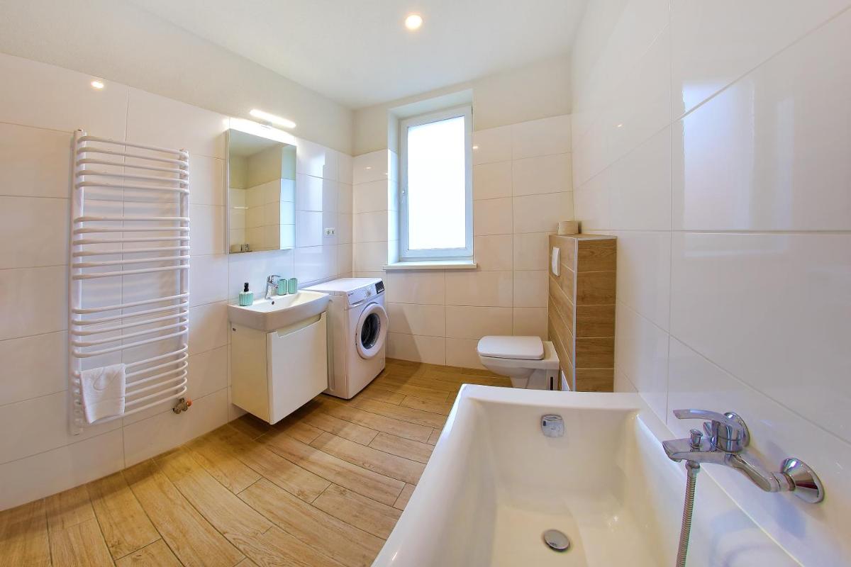 La Villa Apartments - Housity