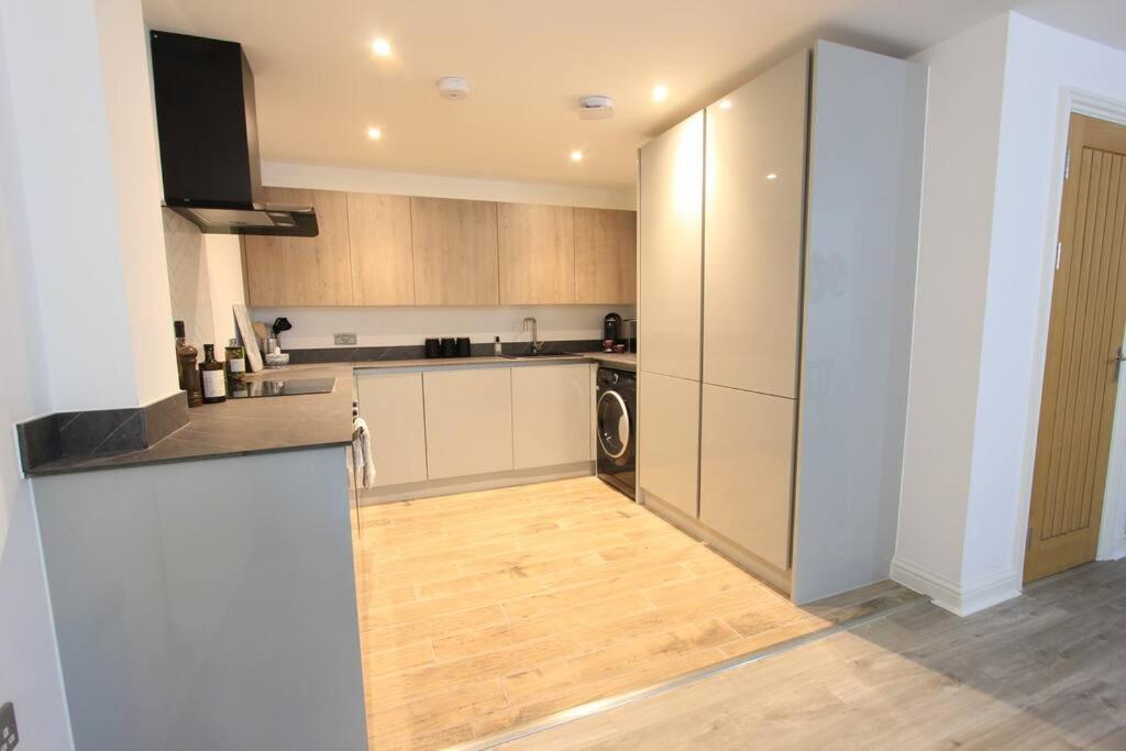 Cabot Mews Apartment 2 - Housity