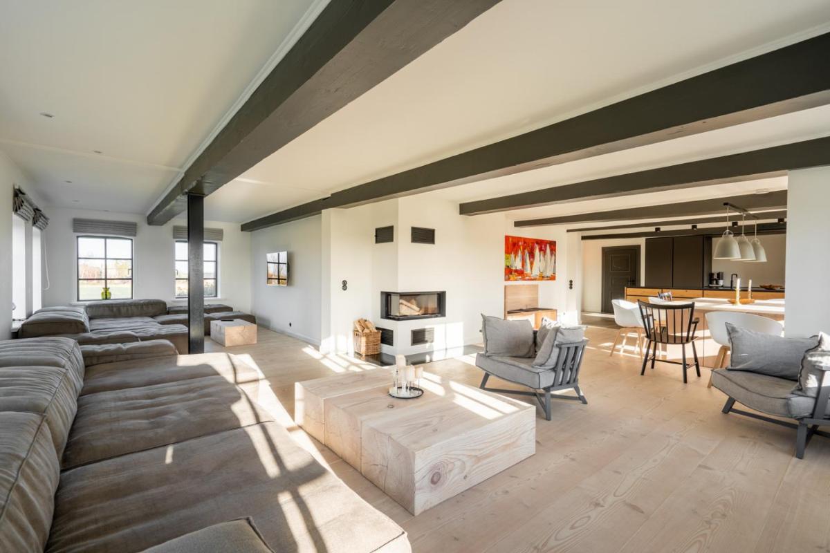 Rickmer's Hoff - Housity
