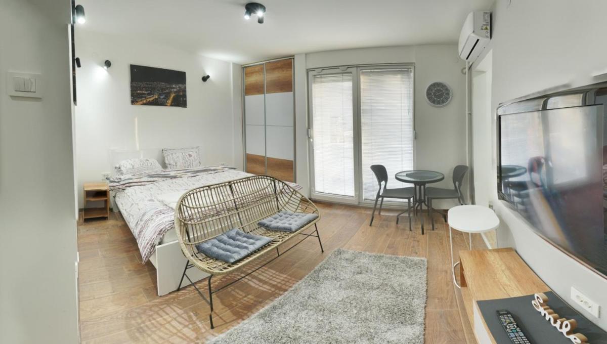 Bibi's Apartments - Housity