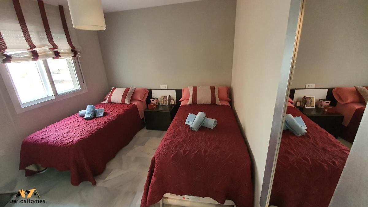 LyriosHomes Beach Roquetas de Mar , Piscina y parque infantil - Housity