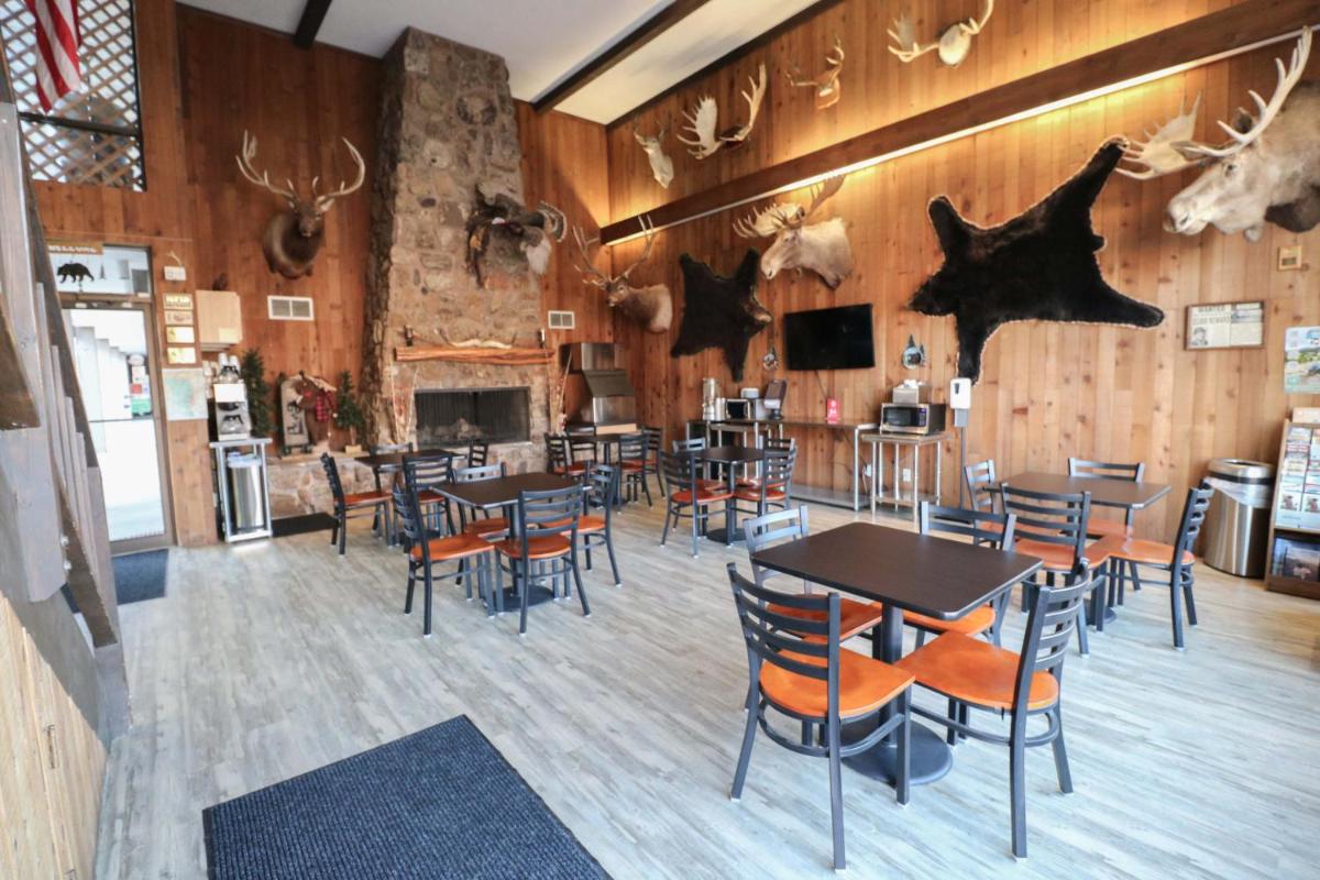 Bear Lodge Motel - Housity