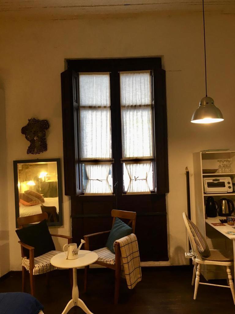 Estudio Taller de Tejas Colonia B&B - Housity