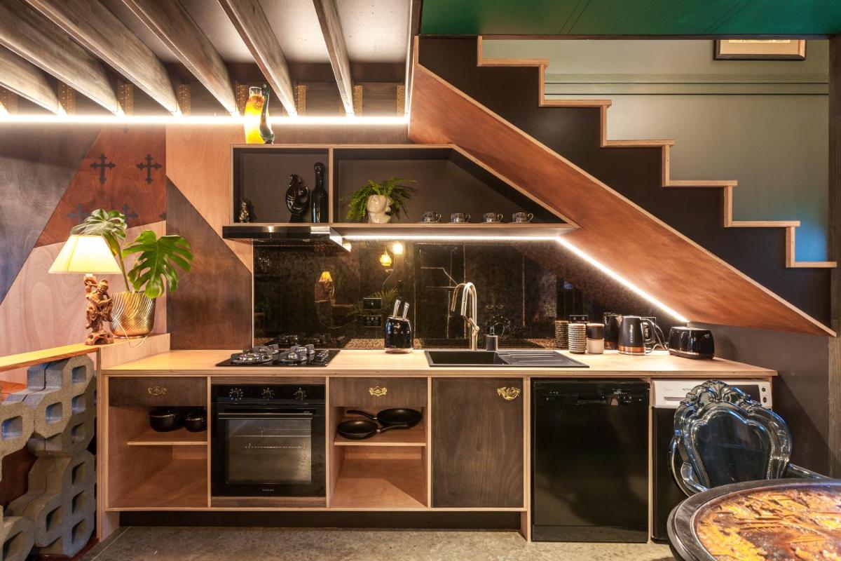 The Barn, designers dream beach hideaway - Housity