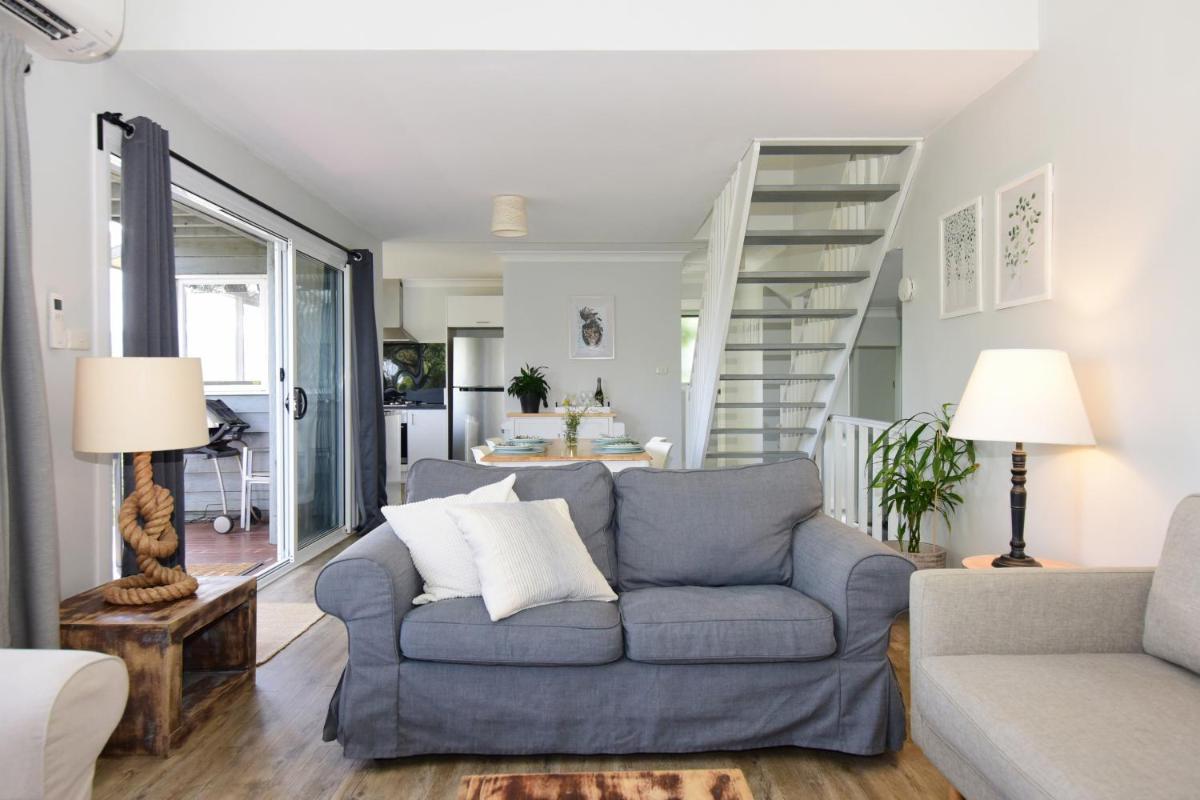 Treetops - Three bedroom home with great views, in the village! - Housity
