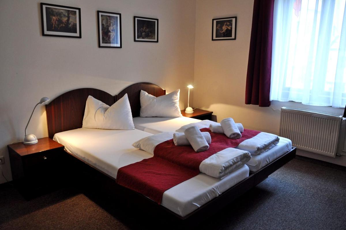 Hotel U Bílého koně - Housity