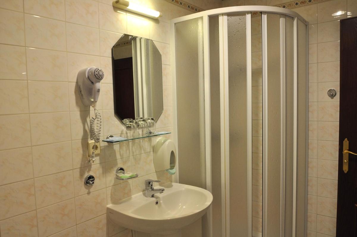 Hotel U Bílého koně - Housity