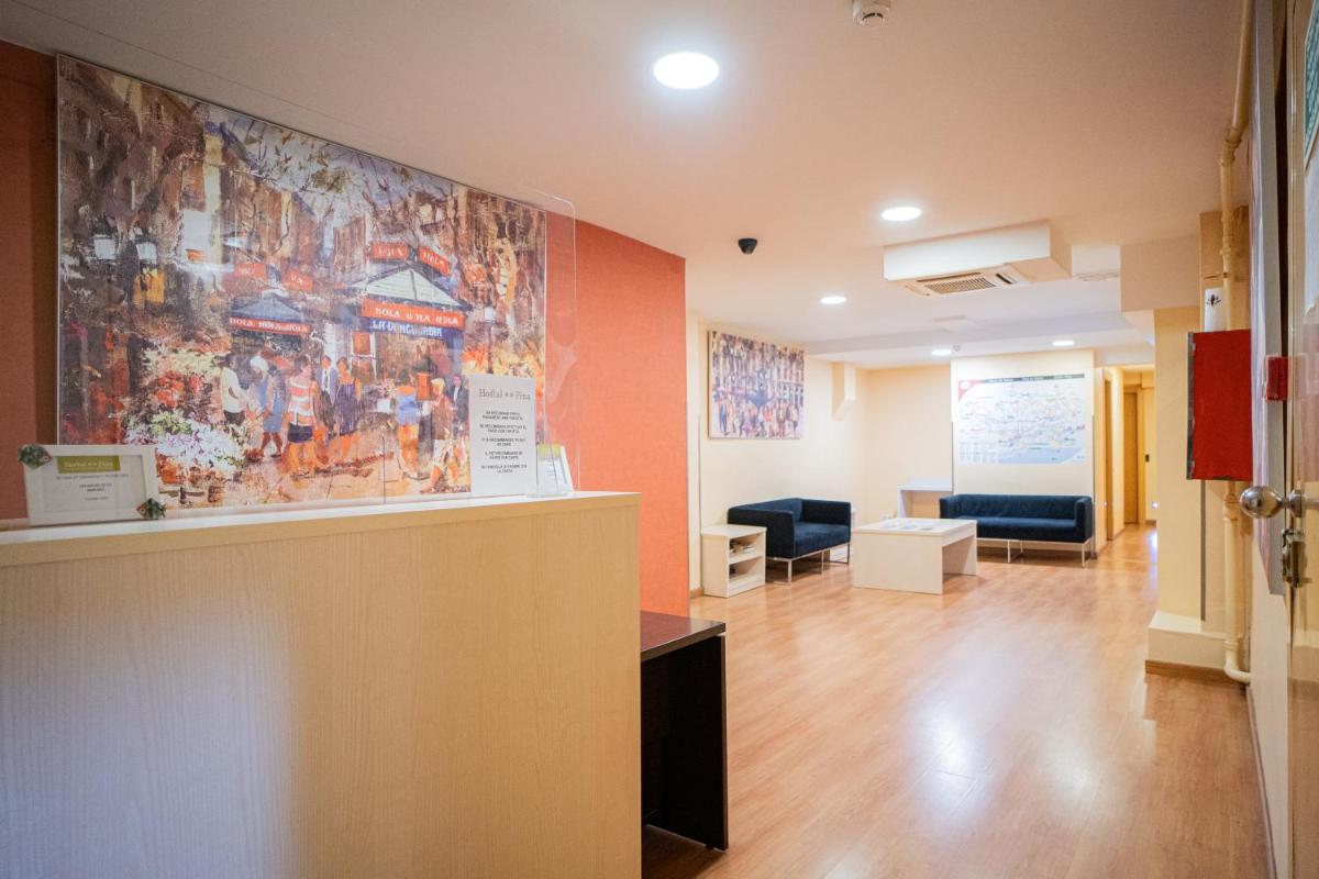 Hostal Fina - Housity
