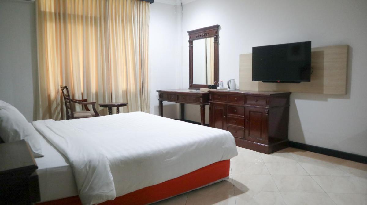 Hotel Sofia Juanda Surabaya - Housity