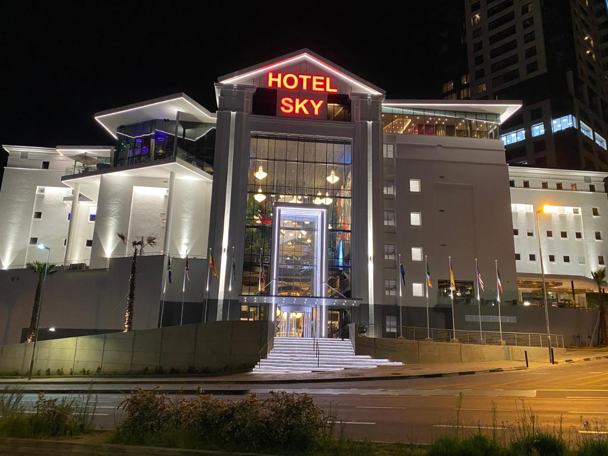 Hotel Sky, Sandton - Housity