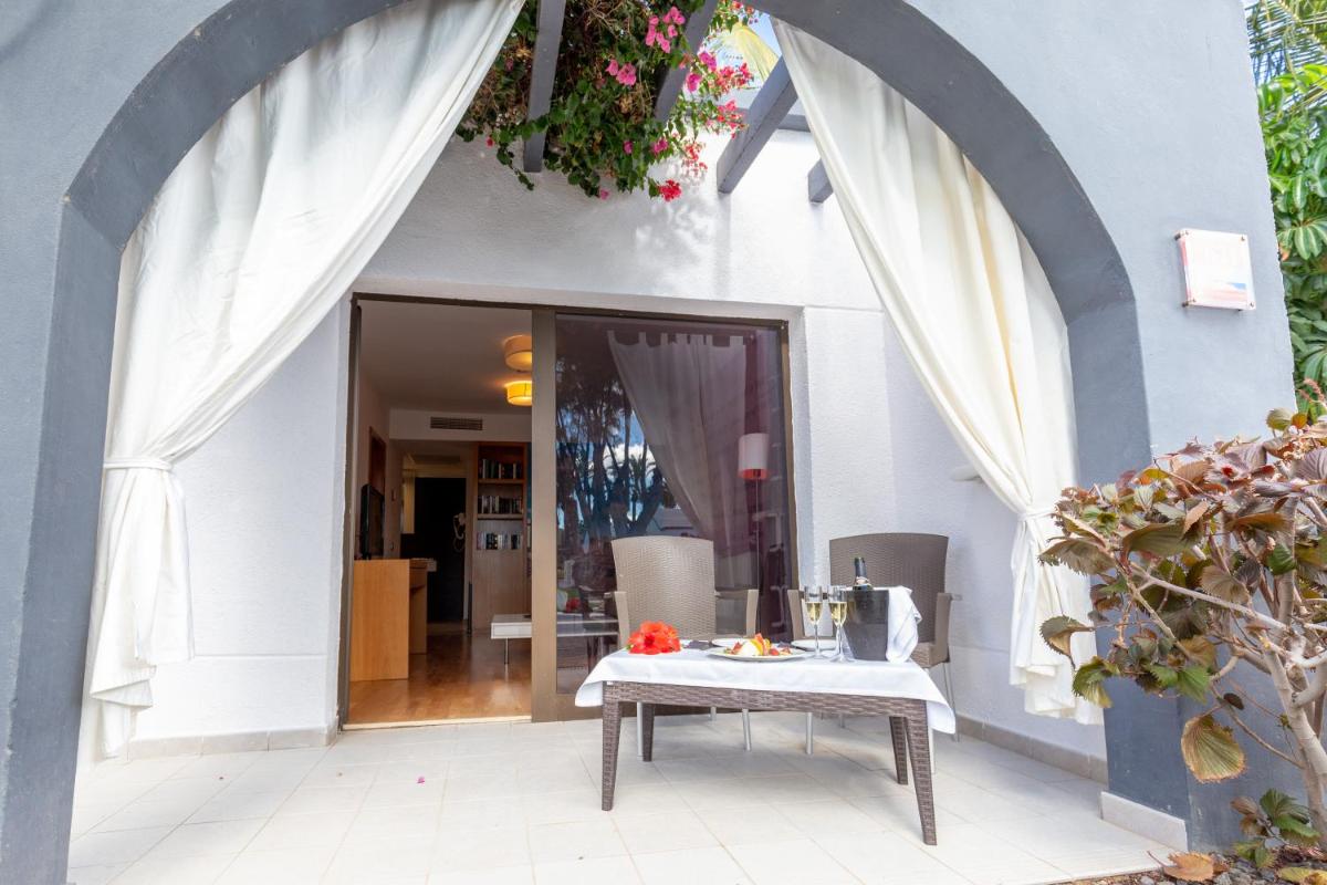 Imagen de la galería de R2 Romantic Fantasia Suites - Adults Only, en Tarajalejo