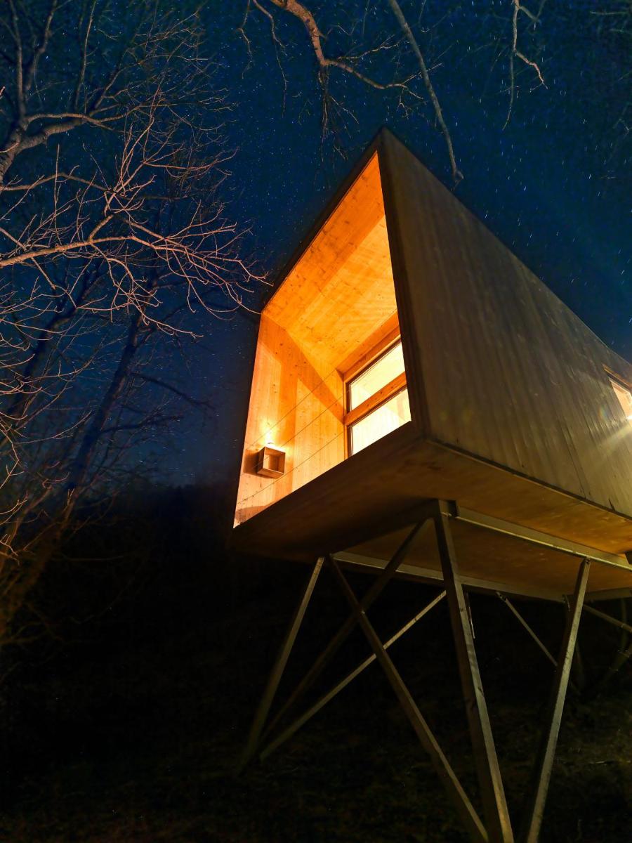 Treehut, nature, birds, silence and fjord - Housity