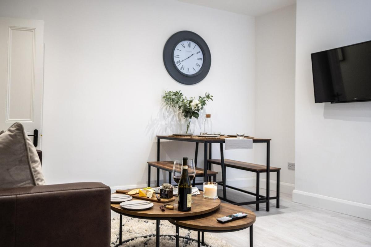 South View - 3 bed modern Chester house - Close to city centre - Housity
