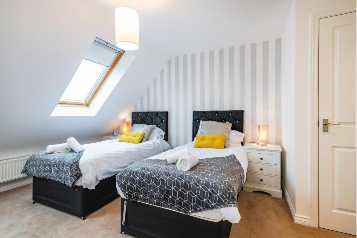 Modern Contractor House & Garden & Free Parking - Housity