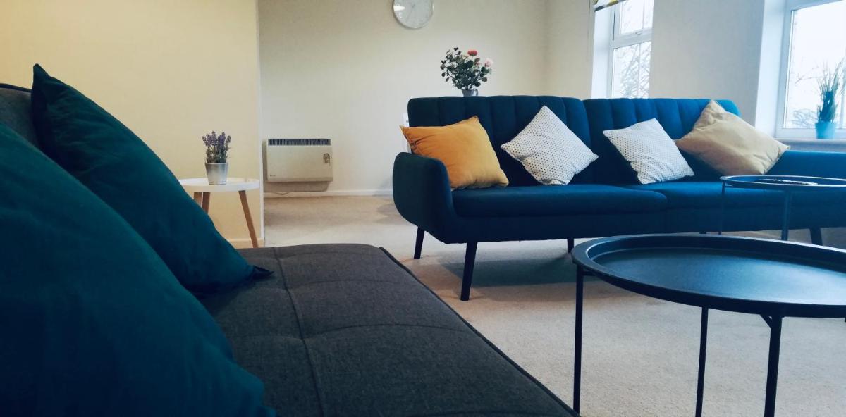 Comfortable Apartment in Sheffield with Parking - Housity