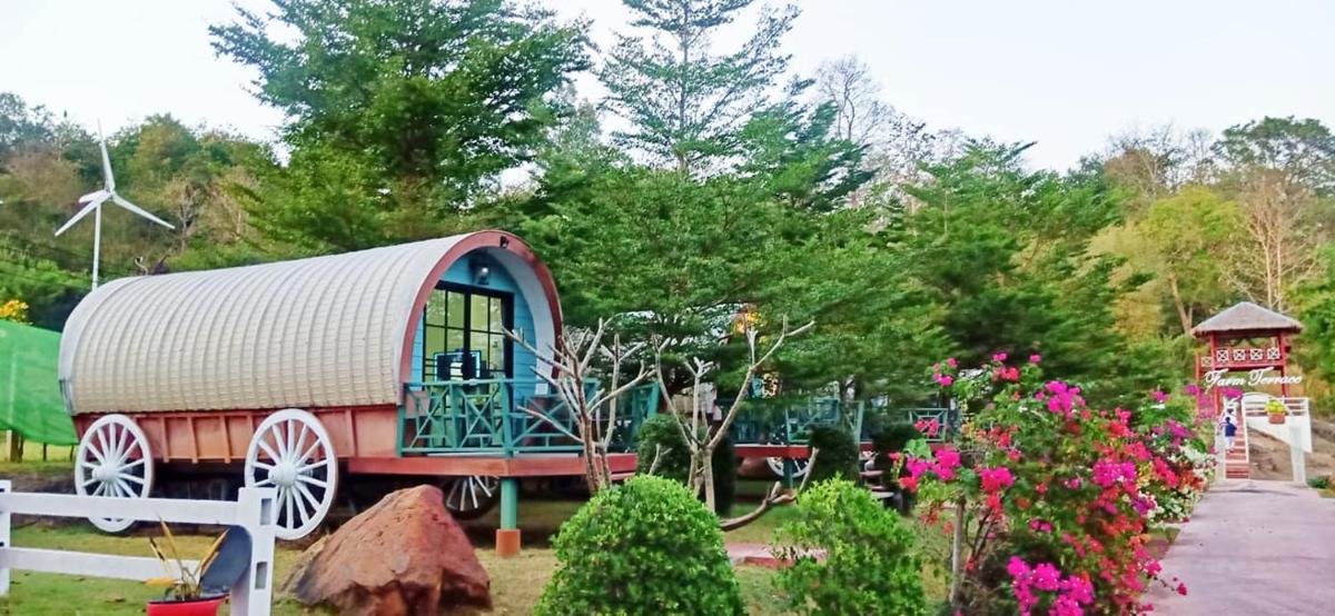 Farm Terrace - Housity